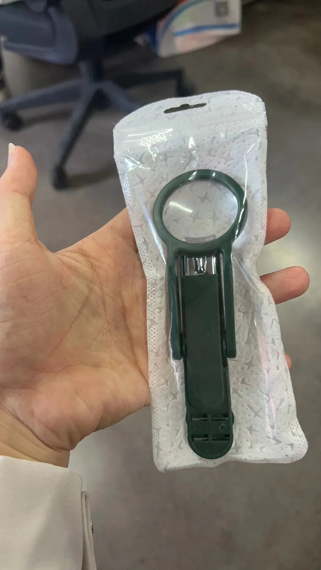 Corta Uñas con Lupa